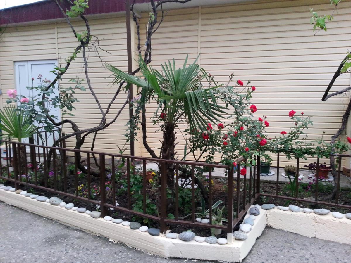 Orhidea Guest House Gagra Exterior foto